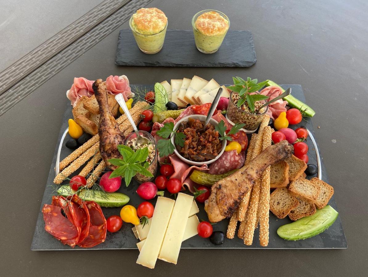 Mealsaveurs & Apartment